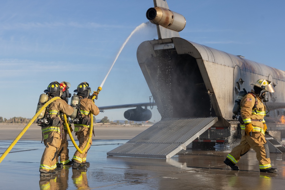 ARFF simulated aircraft fire training