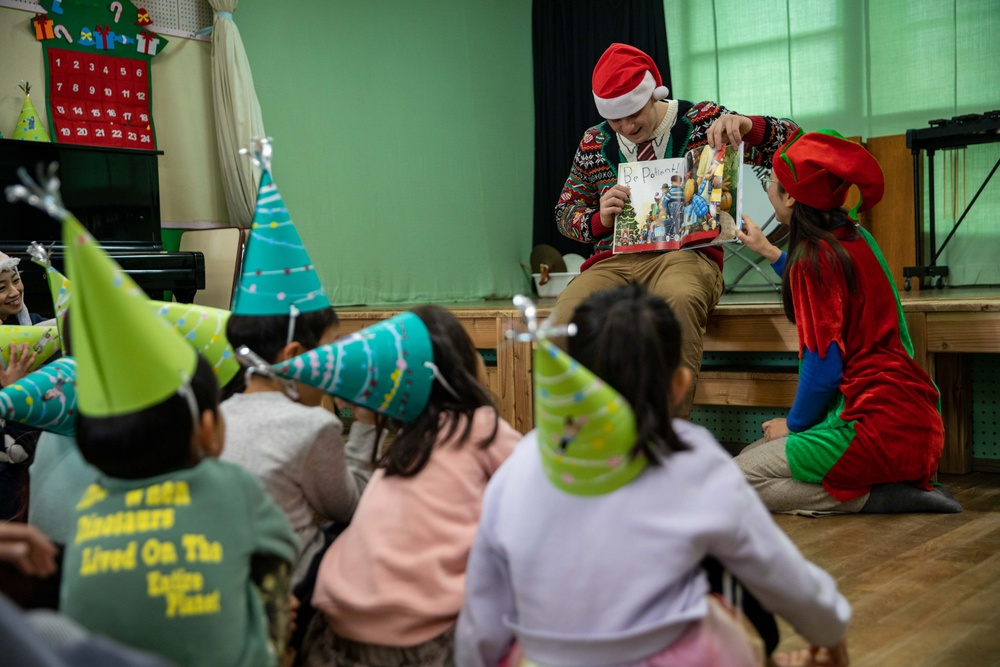 Season of Giving: Volunteers from Marine Corps Air Station Iwakuni visit Higashi Hoikuen