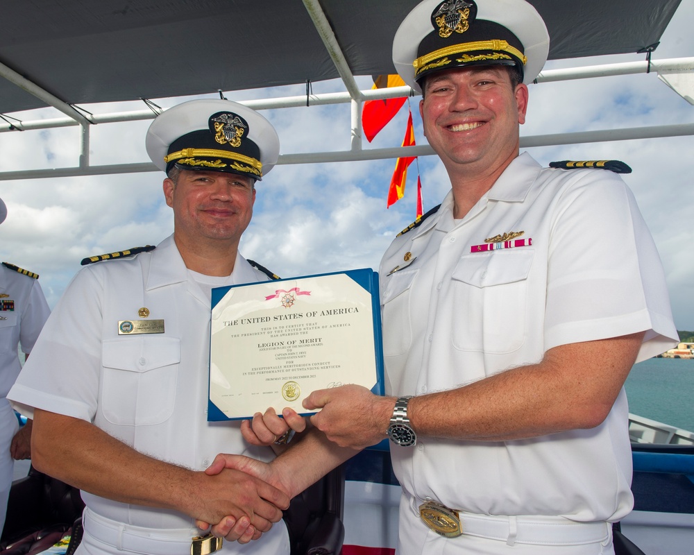 Frank Cable Holds Change of Command Ceremony