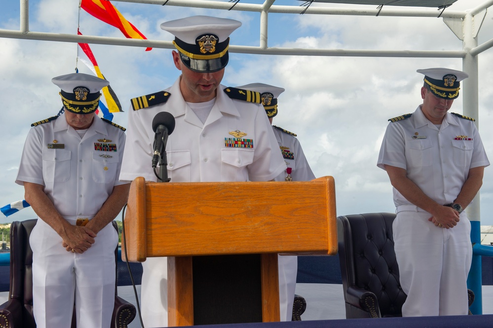 Frank Cable Holds Change of Command Ceremony