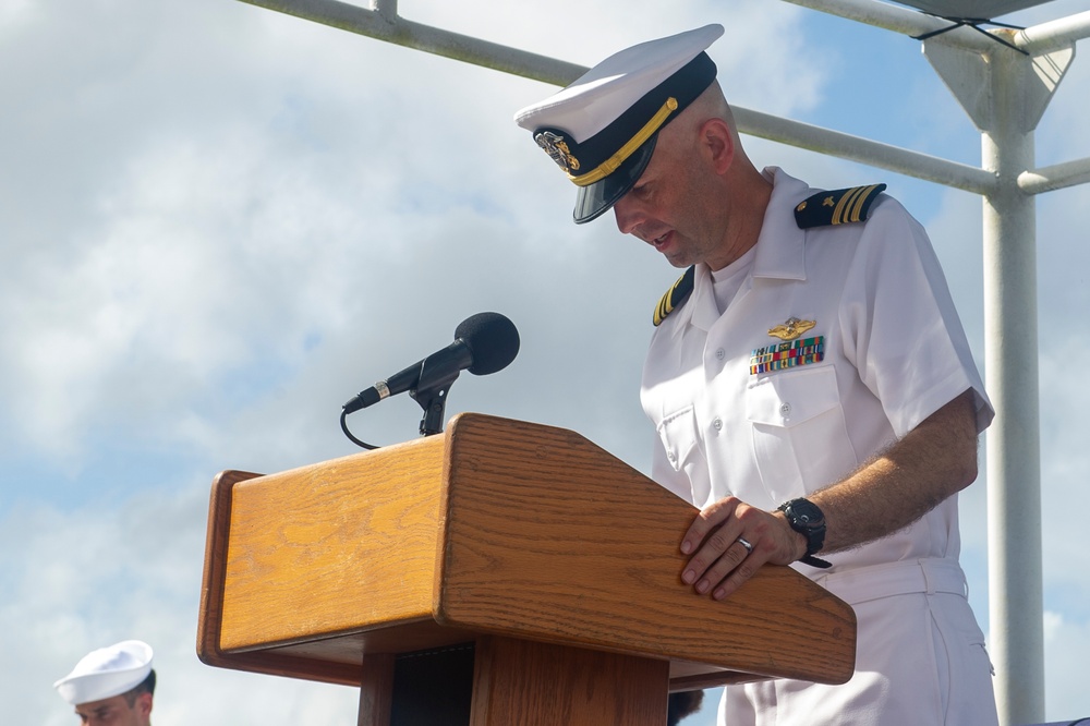 Frank Cable Holds Change of Command Ceremony