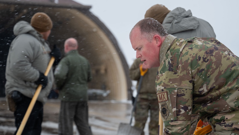 Kunsan AB civil engineers, maintainers, leaders clear the path