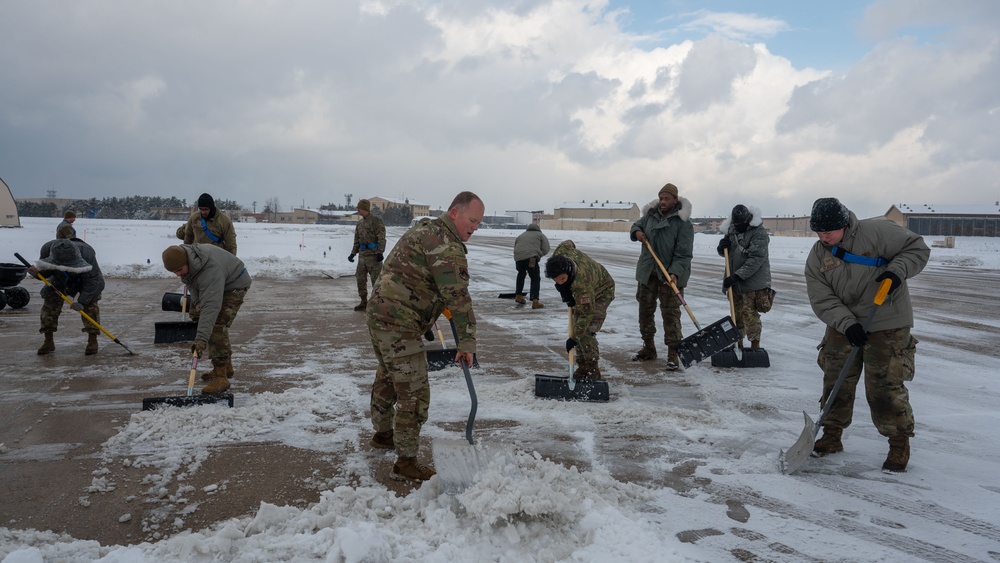 Kunsan AB civil engineers, maintainers, leaders clear the path