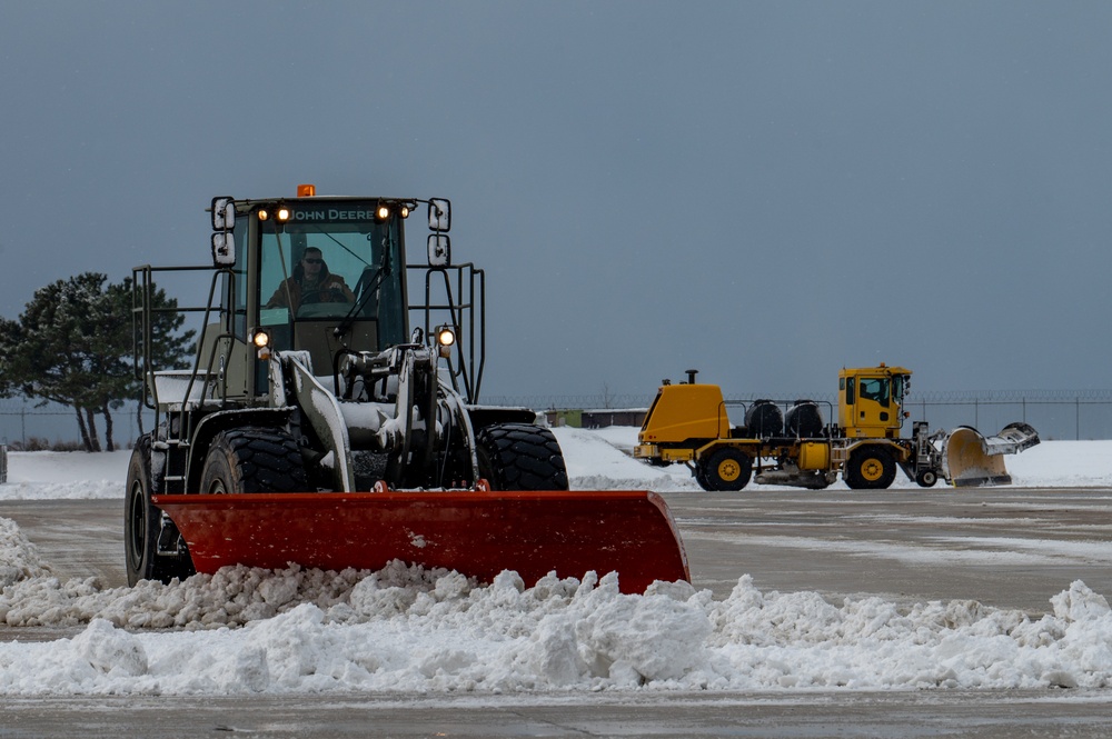 Kunsan AB civil engineers, maintainers, leaders clear the path