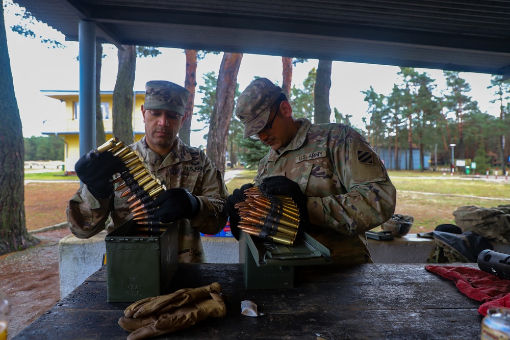 Sustainment Soldiers organizes crew-served range