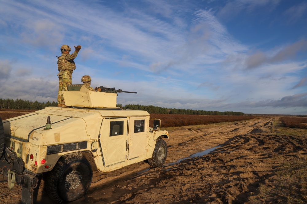 Sustainment Soldiers organize crew-served range