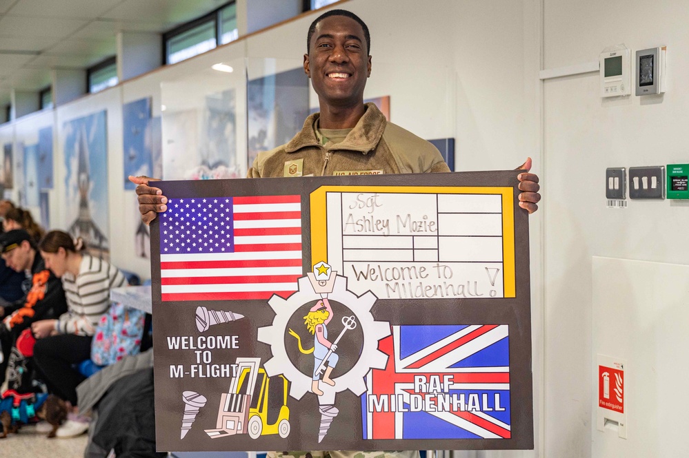 Team Mildenhall welcomes final Patriot Express arrival