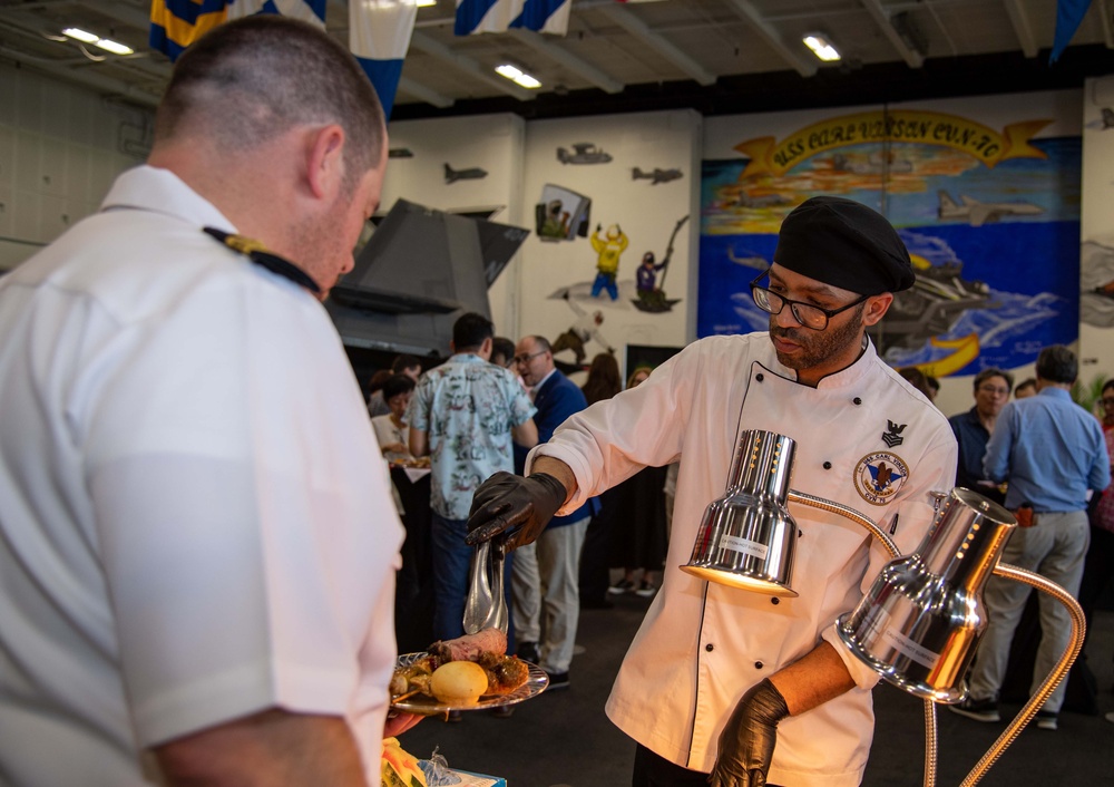 USS Carl Vinson Hosts Reception for Visitors in Singapore