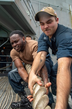 USS Carl Vinson (CVN 70) Sailors Participate in a Sea and Anchor Detail [Image 3 of 3]