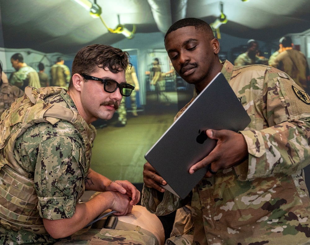 Military Medical Students Learn Ultrasound Techniques