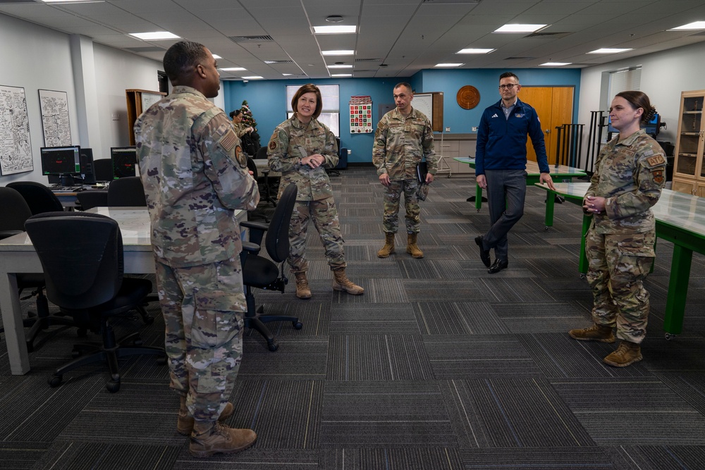 CMSAF, SAF/MR and Diamond 1 visit Keesler