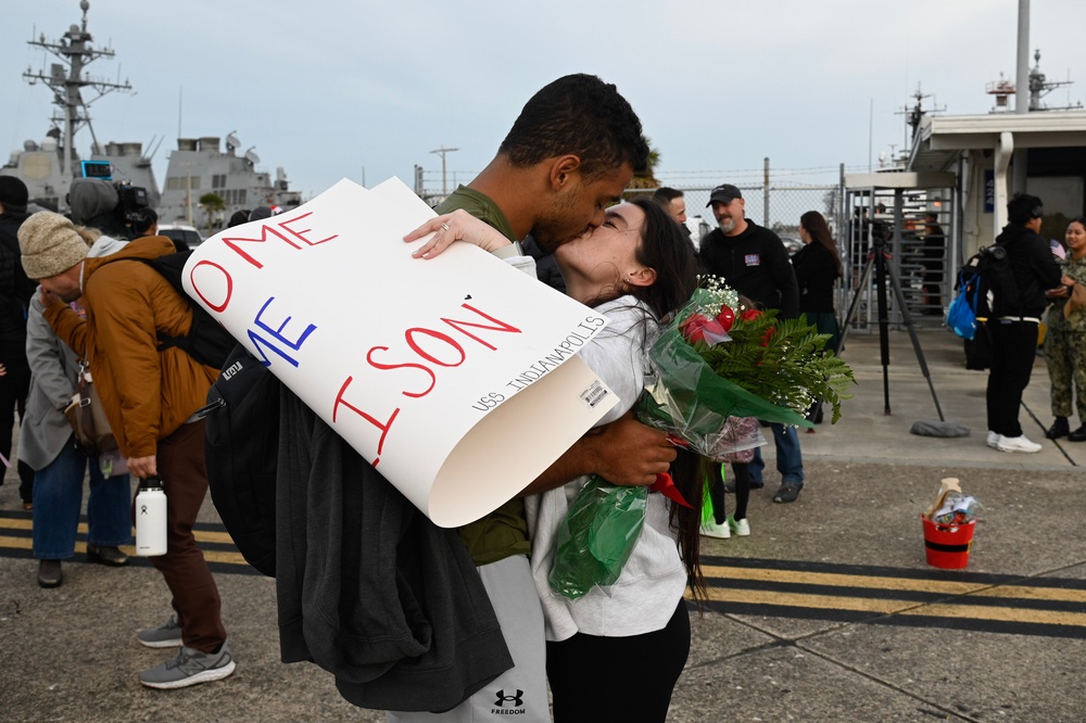 USS Indianapolis Blue Crew Returns to Naval Station Mayport Following Deployment