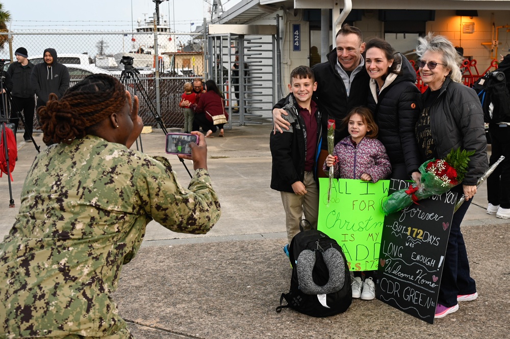 USS Indianapolis Blue Crew Returns to Naval Station Mayport Following Deployment