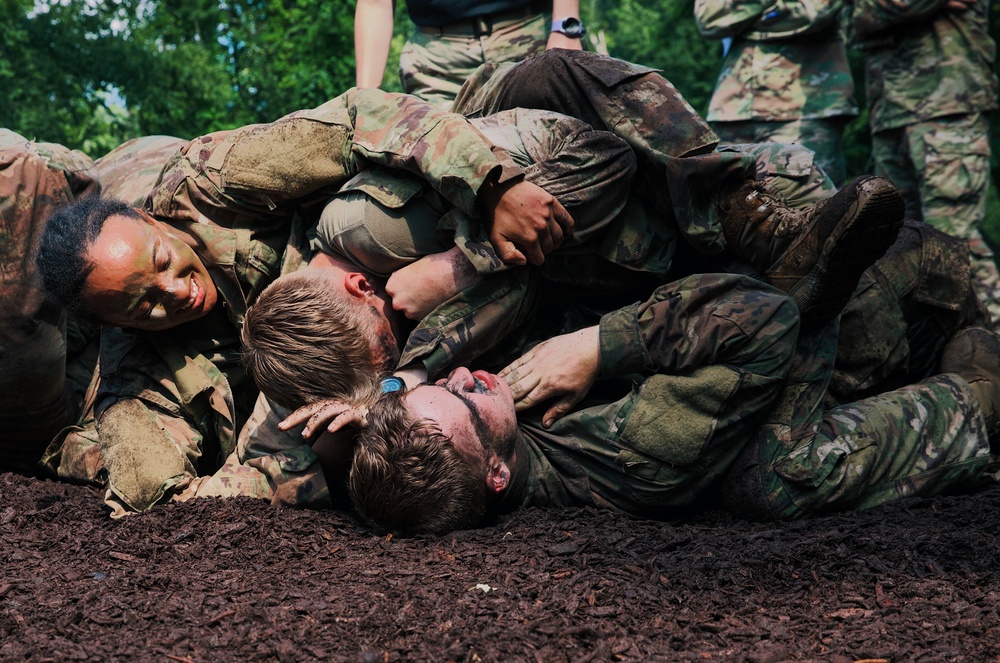 USMA platoon versus platoon combatives during CLDT