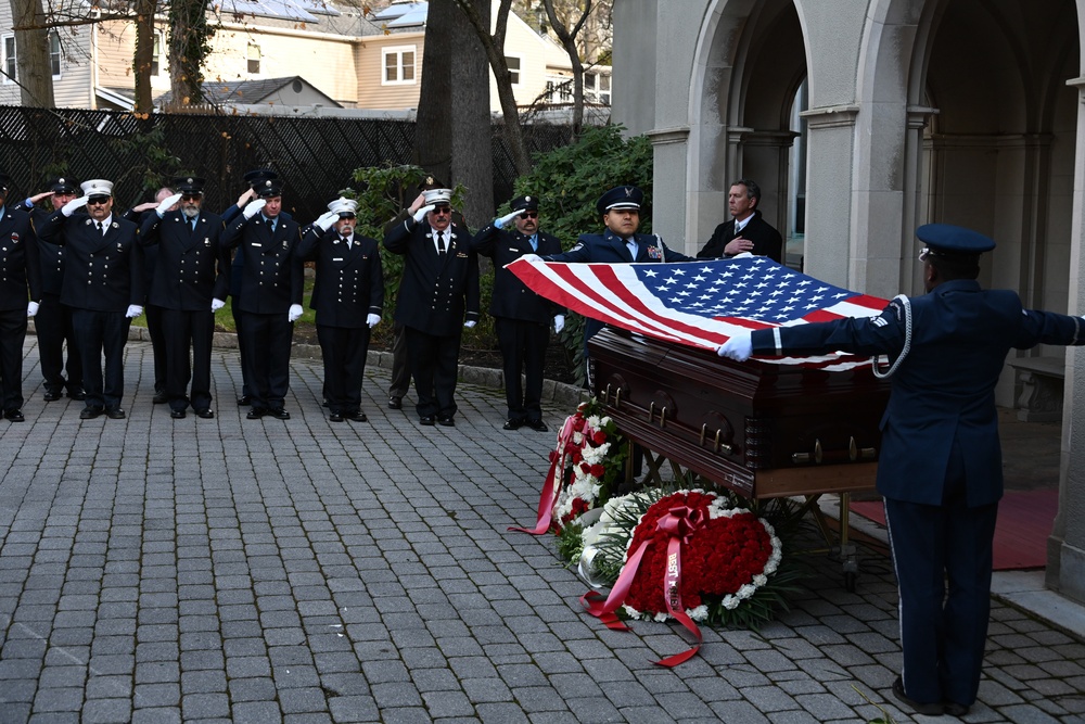 105th Airlift Wing Base Honor Guard provides military honors