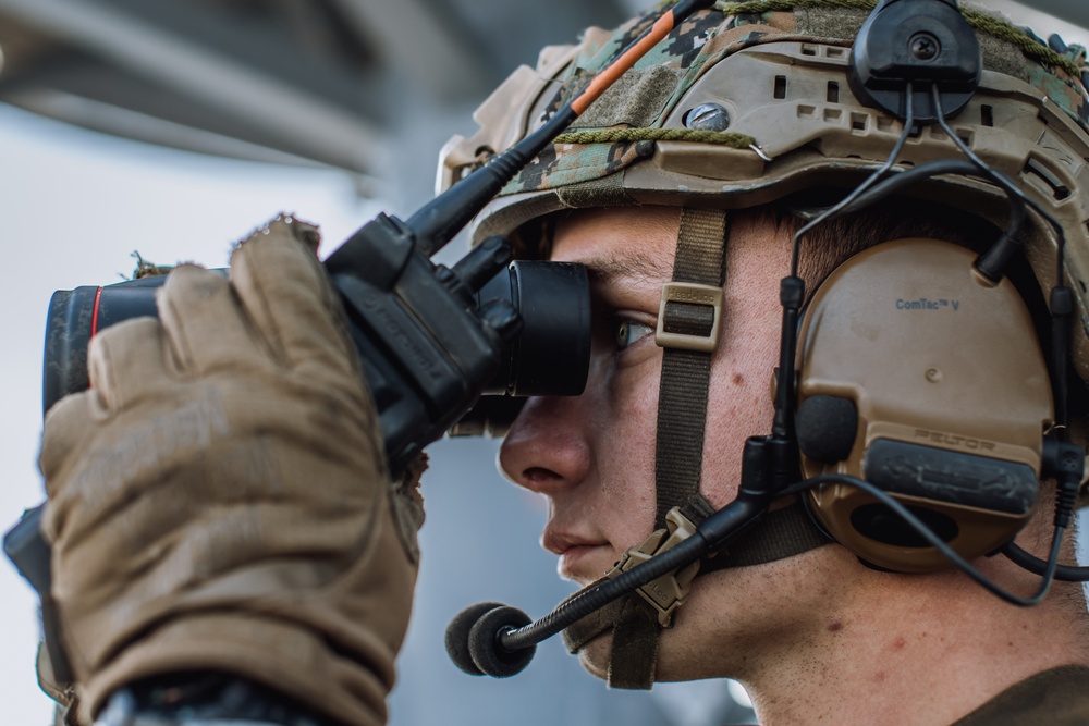 15th MEU, USS Boxer Conduct Integrated Live-fire Exercise Underway