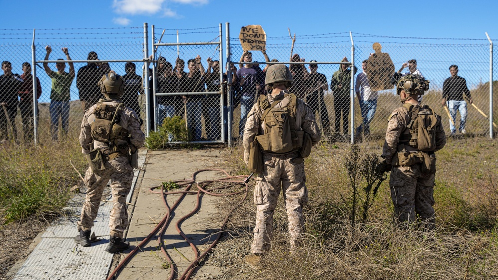 15th MEU Conducts Simulated Embassy Reinforcement