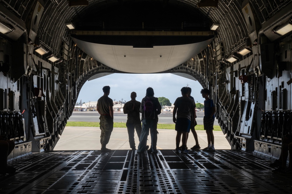 Aliamanu Middle School visits JBPHH