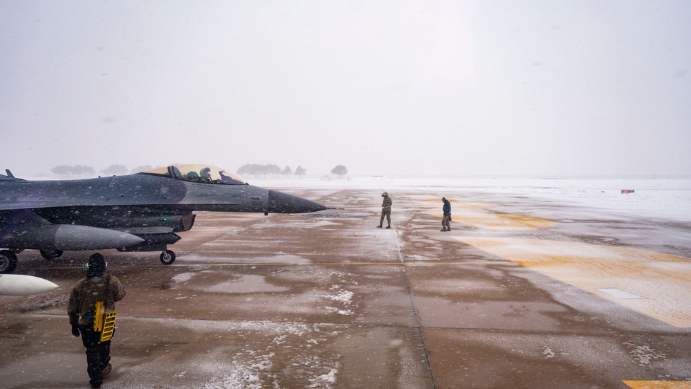8th FW participates in U.S., Japan, Republic of Korea bomber operations escort