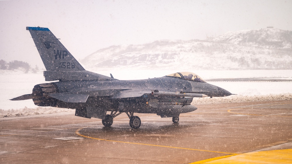 8th FW participates in U.S., Japan, Republic of Korea bomber operations escort