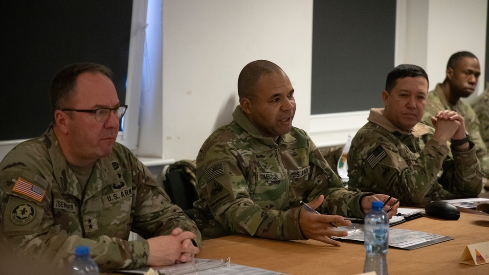 1AD Commanding General Visits Iron Soldiers in Poland Ahead of the Holidays