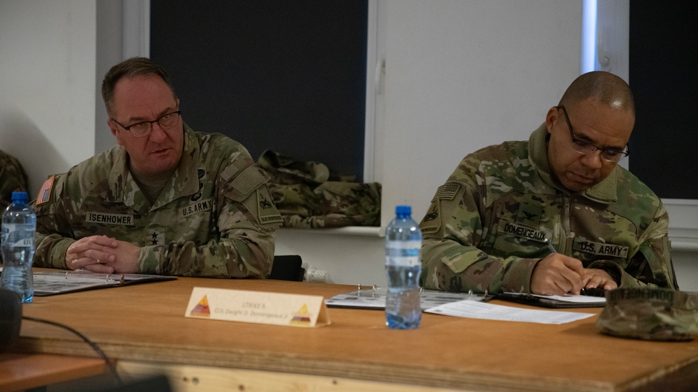 1AD Commanding General Visits Iron Soldiers in Poland Ahead of the Holidays