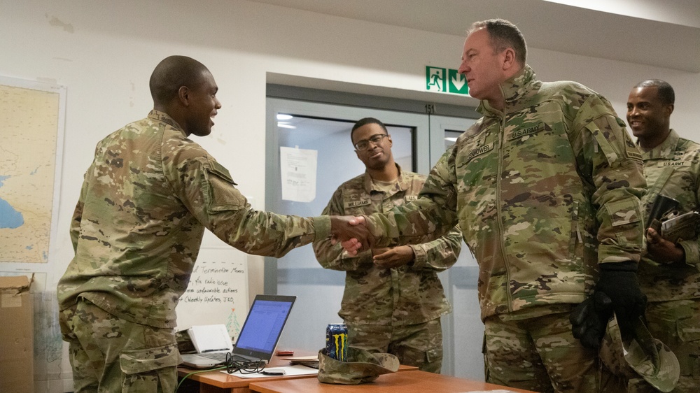 1AD Commanding General Visits Iron Soldiers in Poland Ahead of the Holidays