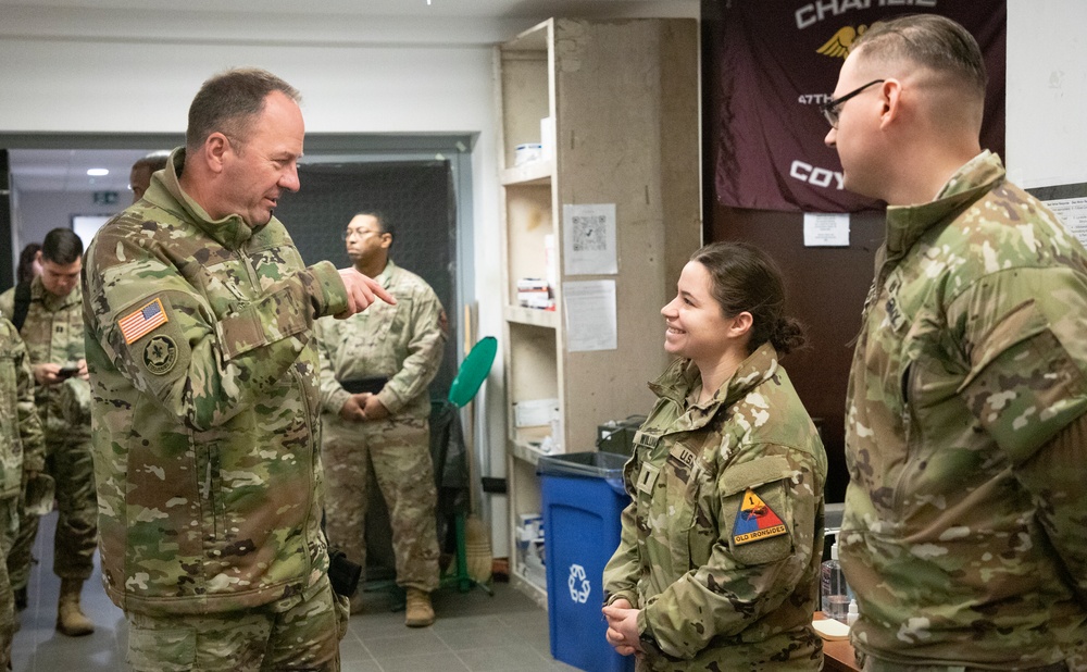 1AD Commanding General Visits Iron Soldiers in Poland Ahead of the Holidays