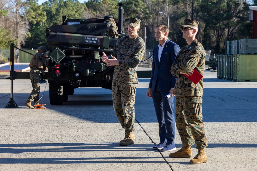 Dr. Rich McCormick visits MCB Camp Lejeune