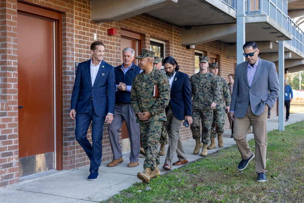 Dr. Rich McCormick visits MCB Camp Lejeune