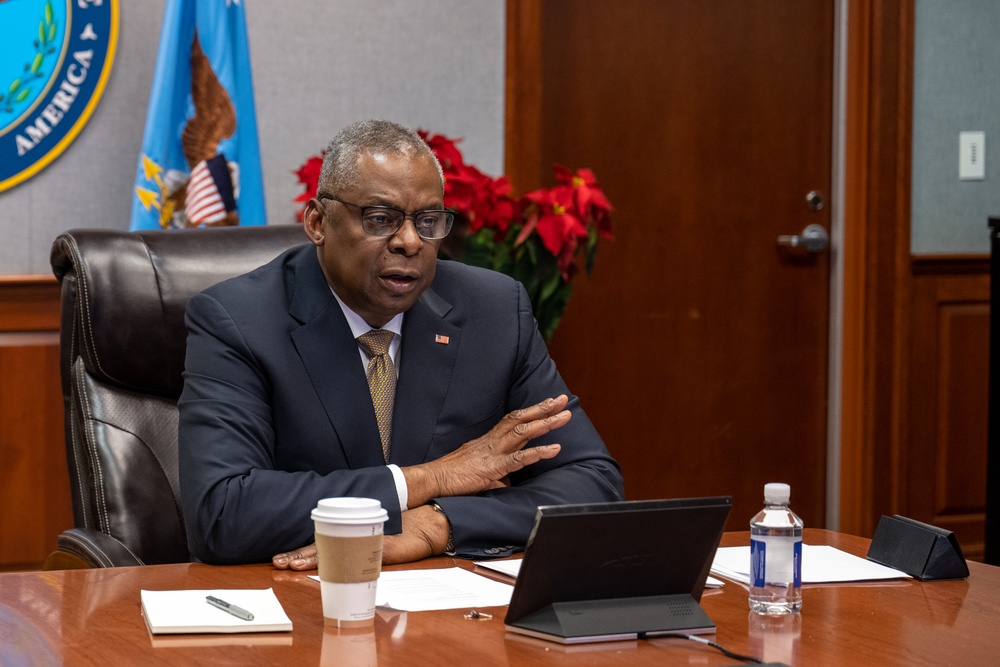 SECDEF makes holiday Navy morale call
