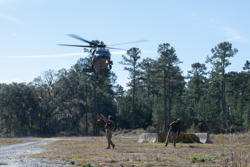 BDG Airmen conduct sling load training