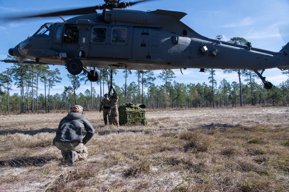 BDG Airmen conduct sling load training
