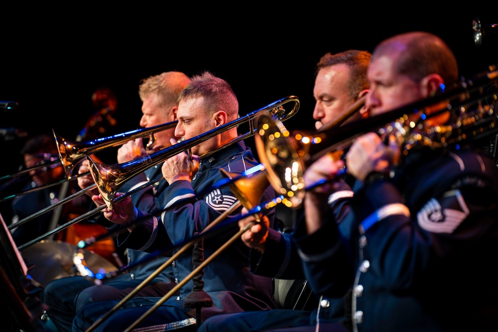 377 ABW commander speaks at Airmen of Note concert