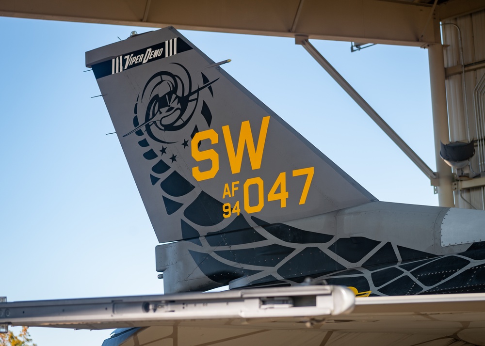 See you later, not goodbye ; Venom final Viper Demonstration flight