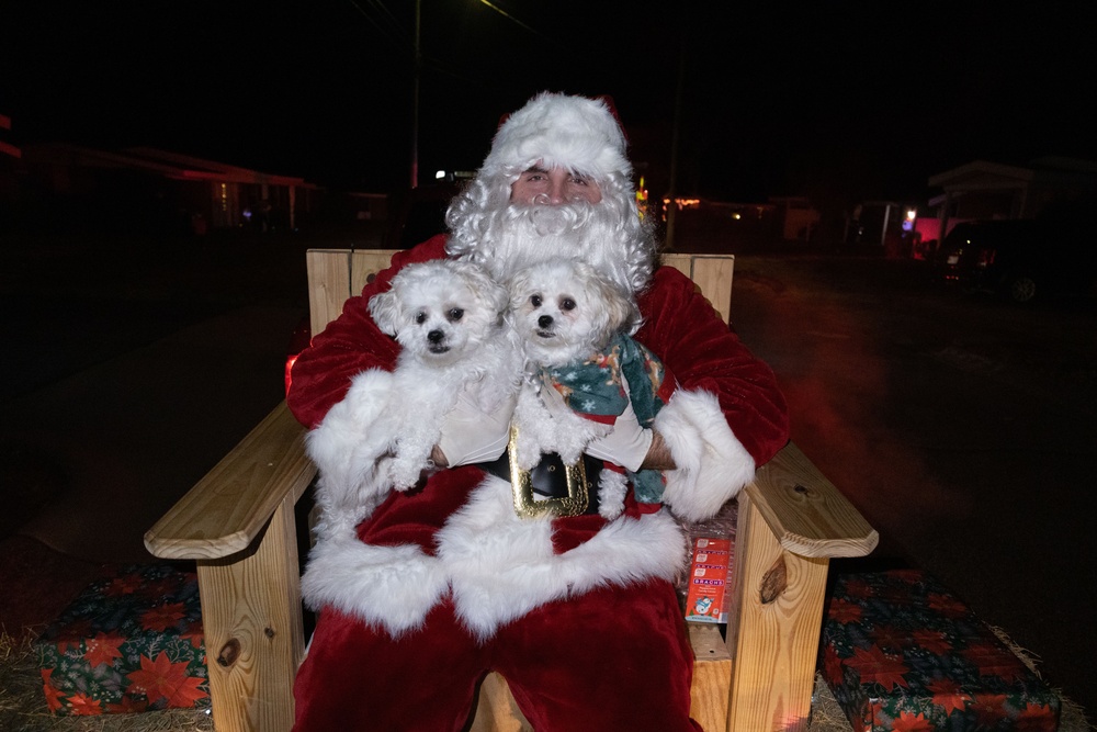 Santa Run at Laurel Bay