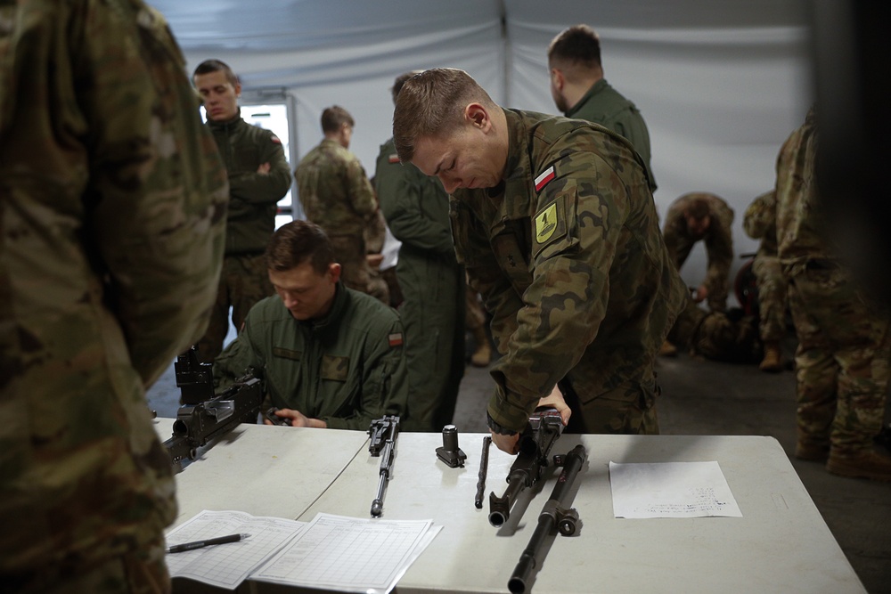 Polish and U.S. Soldiers Advance Gunnery Skills Test