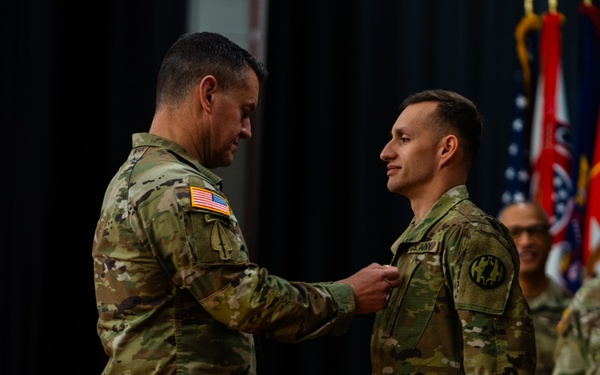 Sergeant Major of the Army promotes newest Army recruiters
