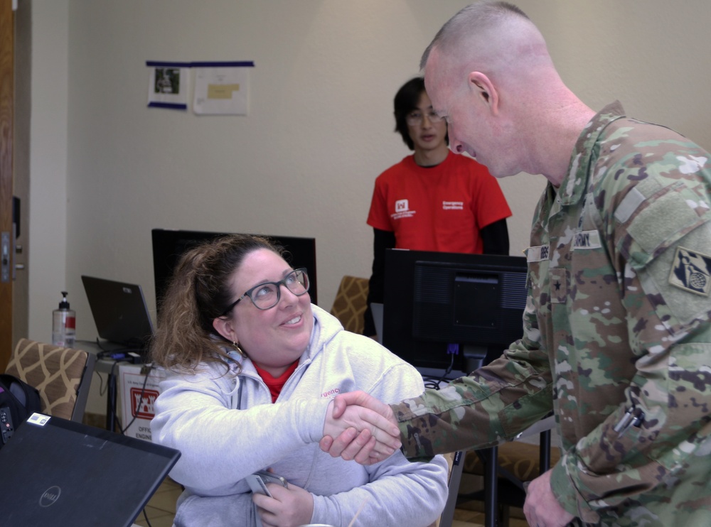 Pacific Ocean Division Commander pays holiday visit to Hawaii Wildfires responders