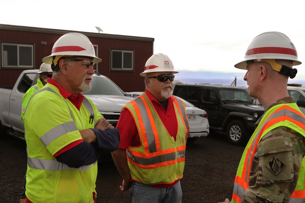 Pacific Ocean Division Commander pays holiday visit to Hawaii Wildfires responders