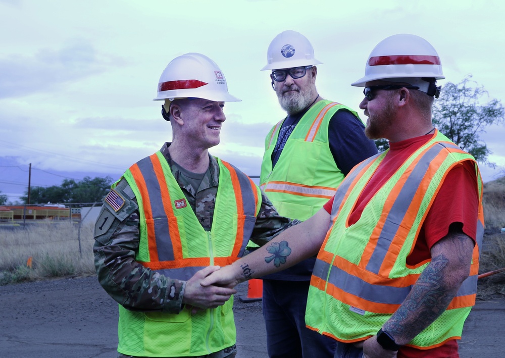 Pacific Ocean Division Commander pays holiday visit to Hawaii Wildfires responders