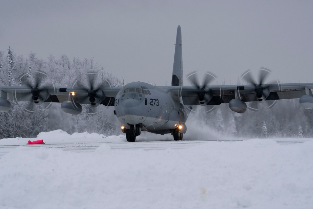 Marine C130s and Air Force air traffic controllers conduct austere environment landings