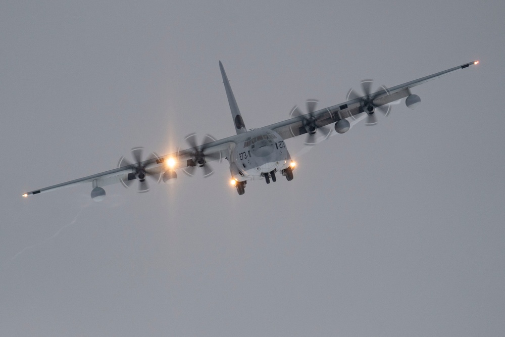 Marine C130s and Air Force air traffic controllers conduct austere environment landings