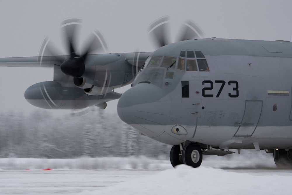 Marine C130s and Air Force air traffic controllers conduct austere environment landings