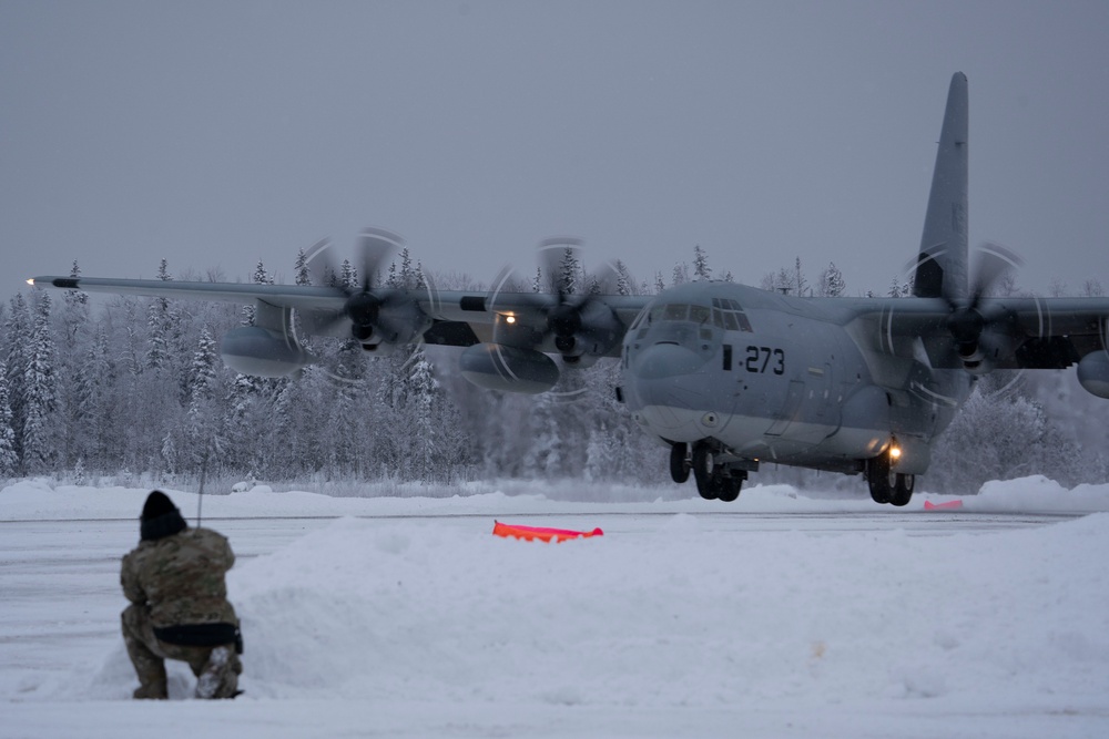 Marine C130s and Air Force air traffic controllers conduct austere environment landings