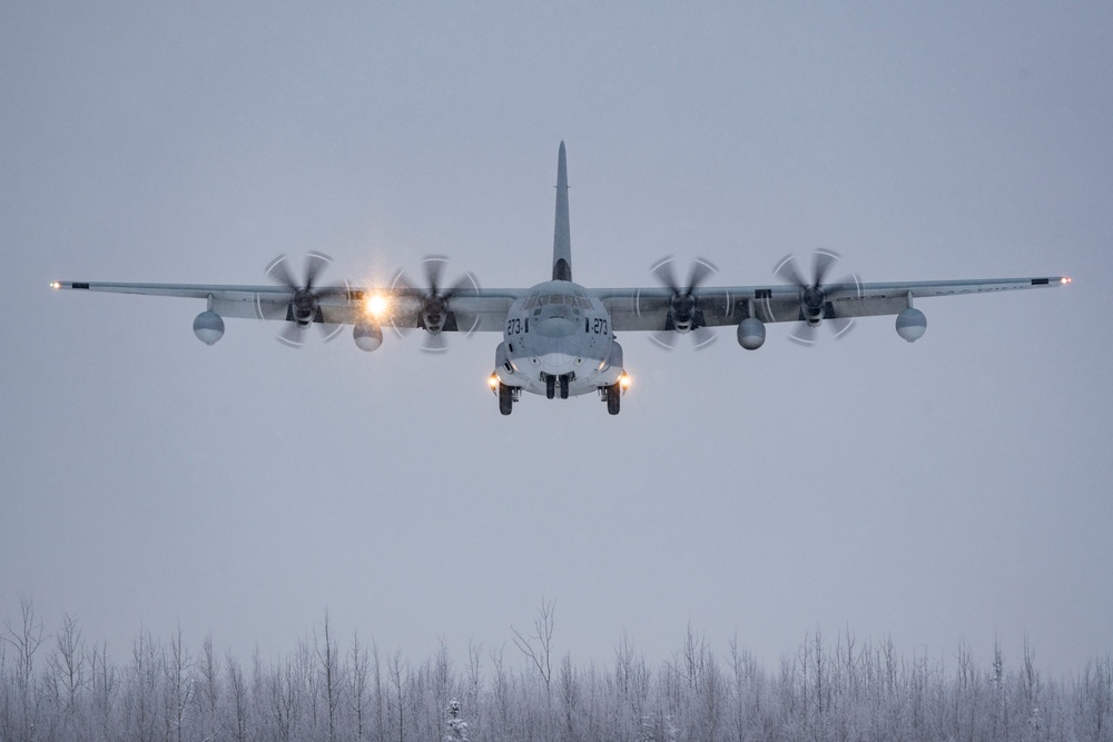 Marine C130s and Air Force air traffic controllers conduct austere environment landings