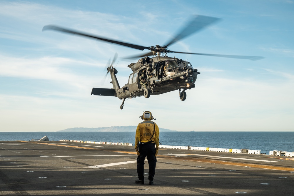 160th SOAR, VMM-165 conduct Flight Operations from USS Boxer