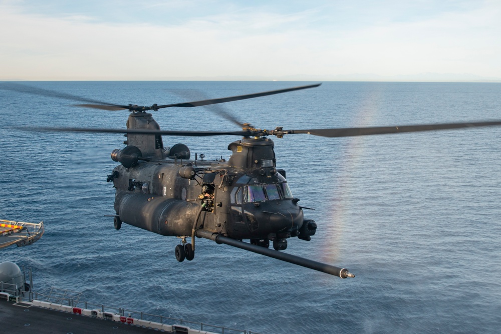 160th SOAR, VMM-165 conduct Flight Operations from USS Boxer