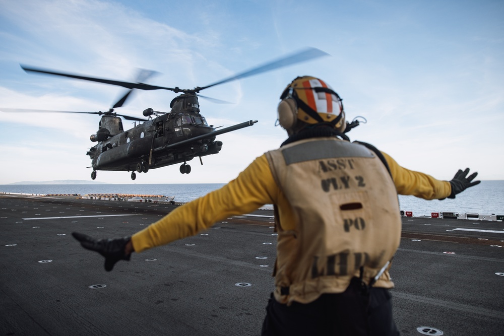 160th SOAR, VMM-165 conduct Flight Operations from USS Boxer