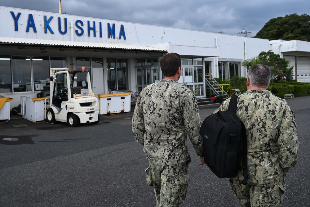 SOCPAC CDRE Visits Yakushima Joint Operations Center